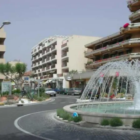 Apartment T2 + Au Lavandou, Proche Plage, Climatisation, Parking Prive - Fr-1-803-19 Le Lavandou